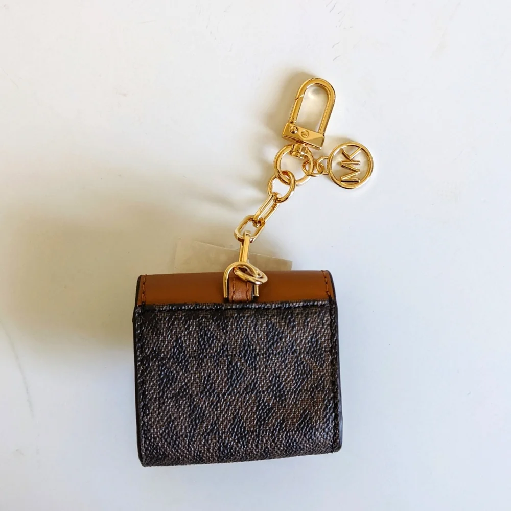 MICHAEL KORS Studded Bag Charm Decorative AirPods Clip Case Key Fob